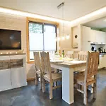 Tatil Evi Modernes Mit Kamin & Garten In Ruhiger Lage