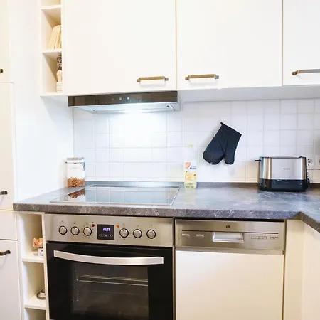 Modernes Mit Kamin & Garten In Ruhiger Lage *
