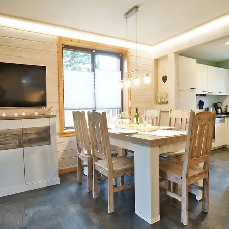 بيت للعطل Modernes Mit Kamin & Garten In Ruhiger Lage
